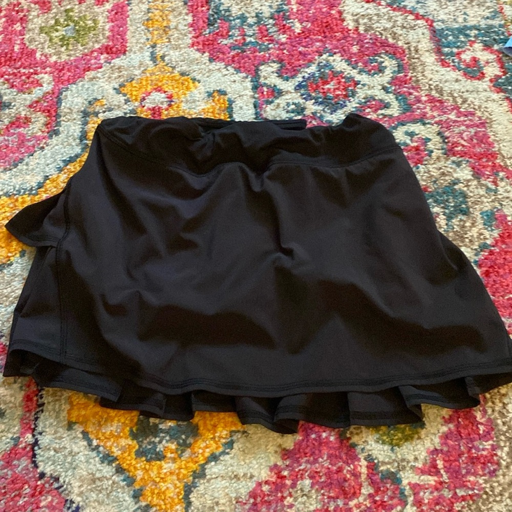 Lululemon black ruffle skirt